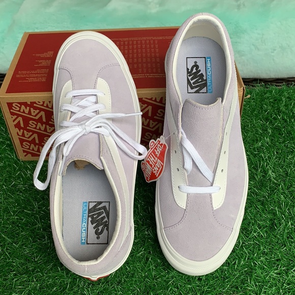 Vans Lavender and White Sneakers. - Picture 6 of 12